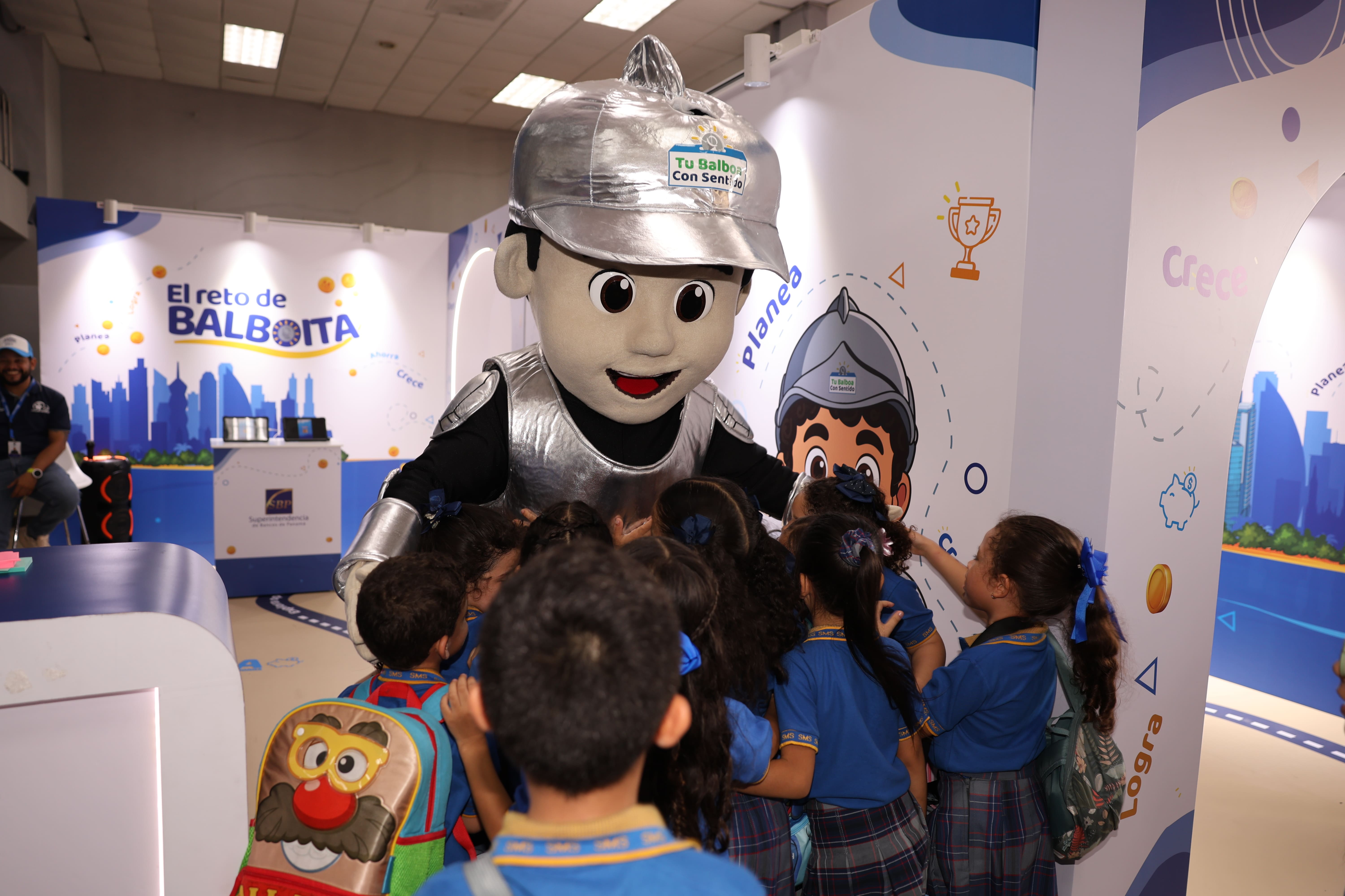 SBP impulsa la cultura financiera en la Feria Internacional del Libro