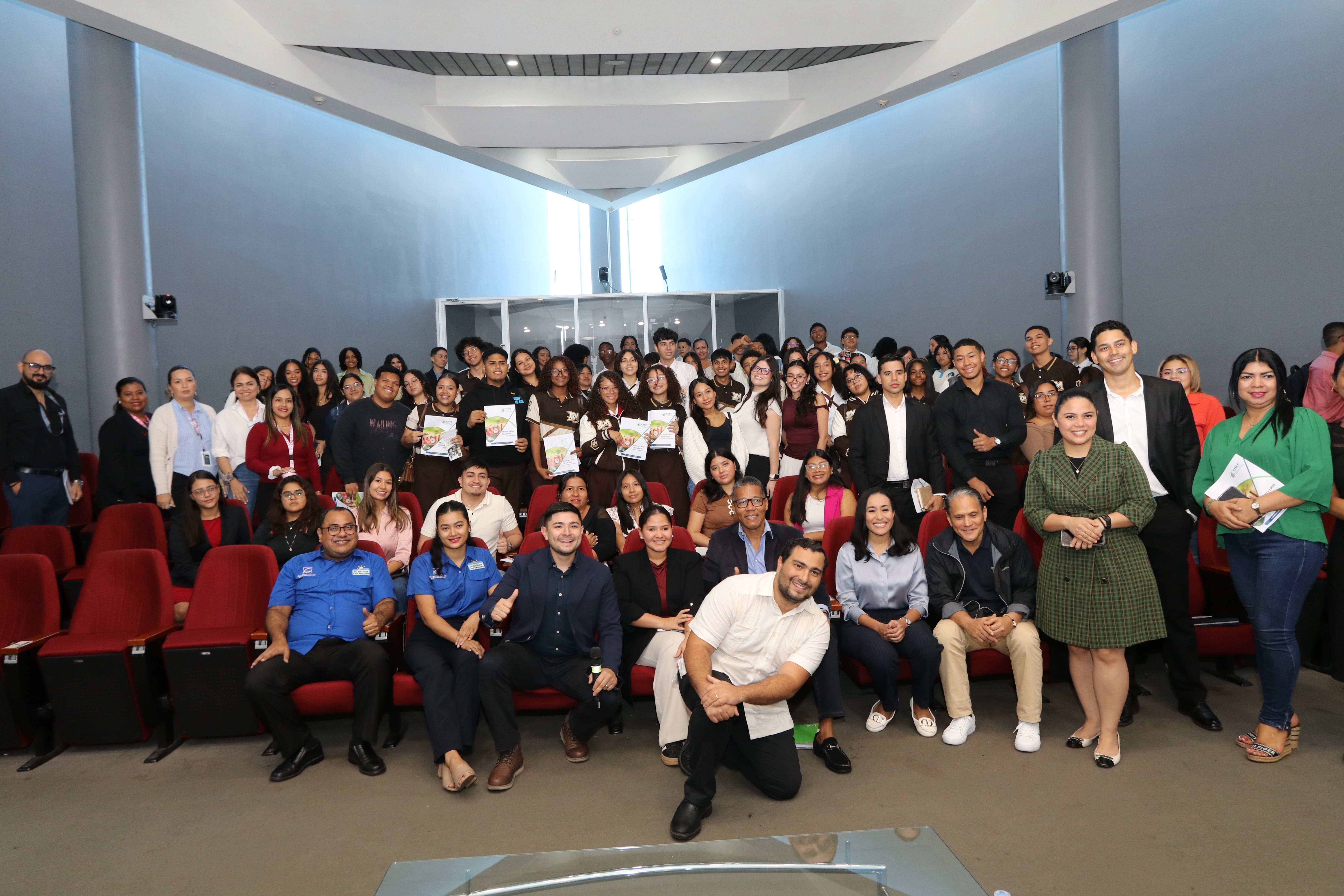 Jóvenes construyen su futuro con Tu Balboa Con Sentido