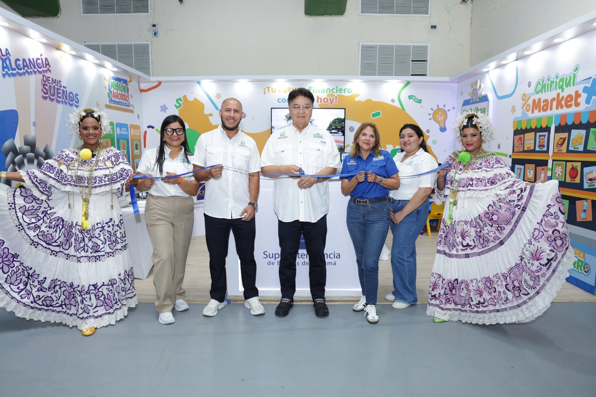 SBP promueve la educación financiera en la Feria Internacional de David