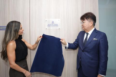 SBP rinde homenaje póstumo a Rafael Guardia Pérez con la develación del Salón de Juntas que lleva su nombre