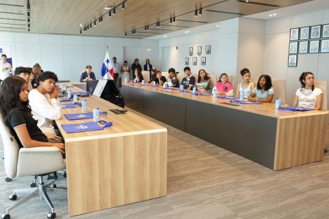 SBP impulsa a jóvenes panameños a construir su futuro profesional